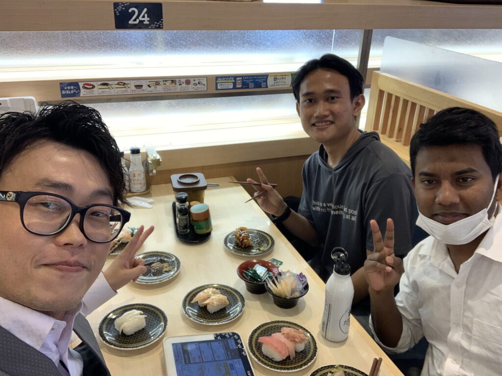 お寿司に大興奮の様子(2枚目)