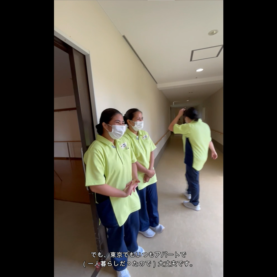 インタビュービデオの様子（1枚目）