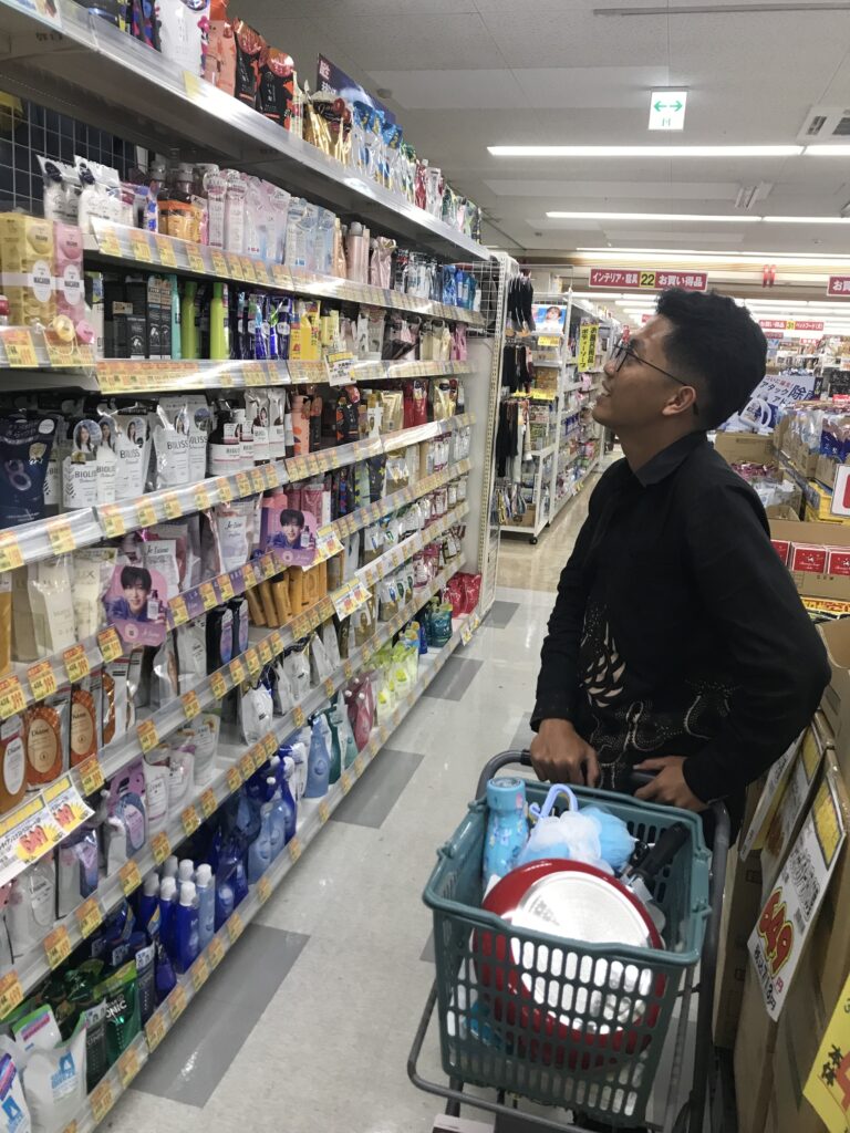 買い物に大興奮の様子(2枚目)