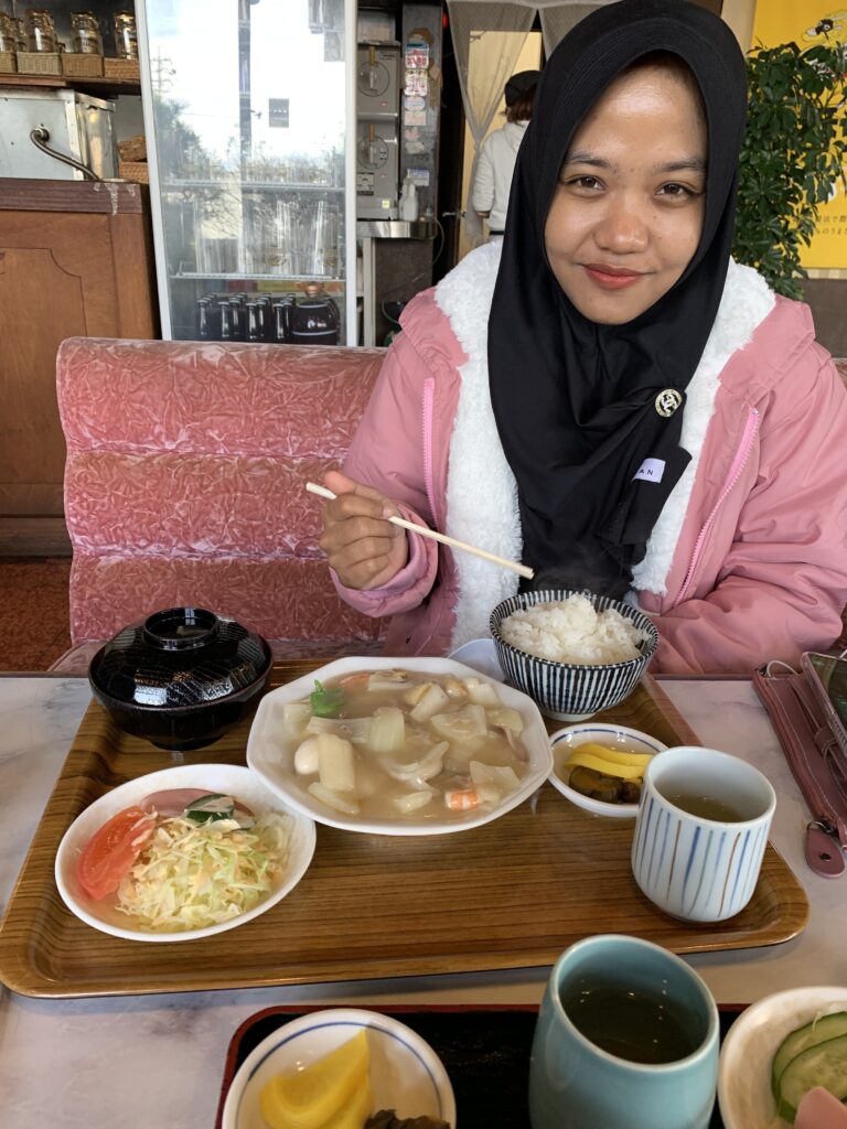 日本の初めてのご飯の様子