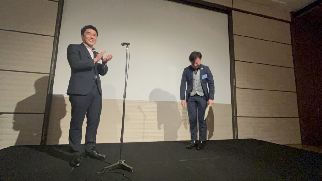 グループ統合記念パーティーの様子(1枚目)
